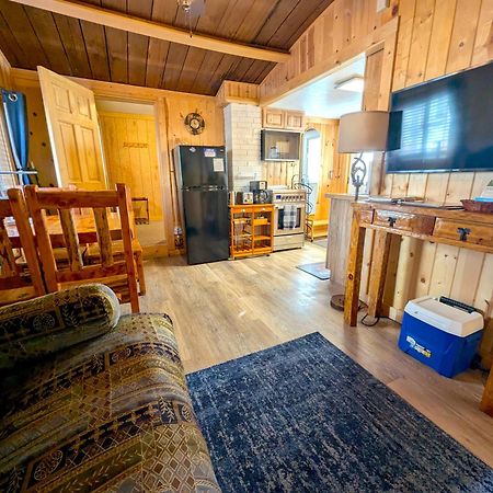 Yellowstone'S Treasure Cabins Гардінер Екстер'єр фото
