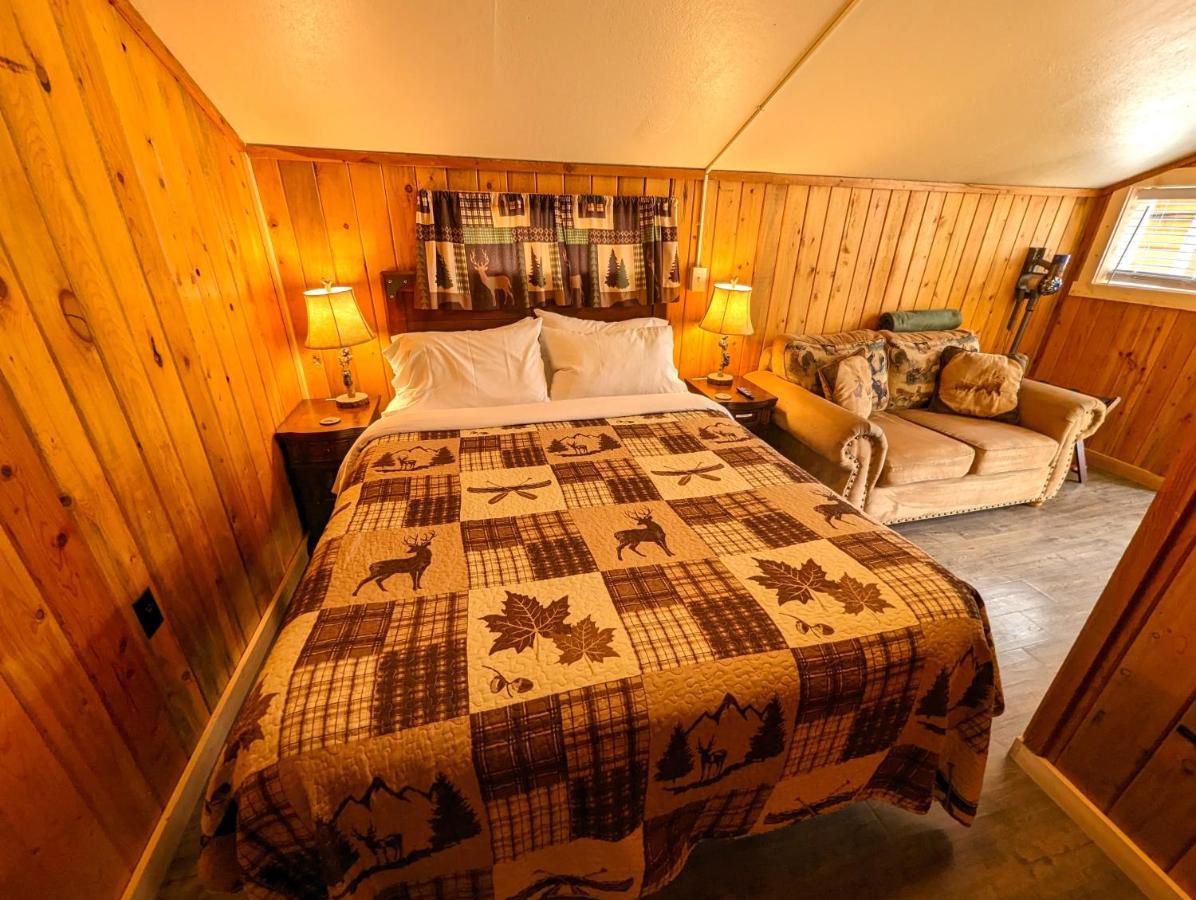 Yellowstone'S Treasure Cabins Гардінер Екстер'єр фото