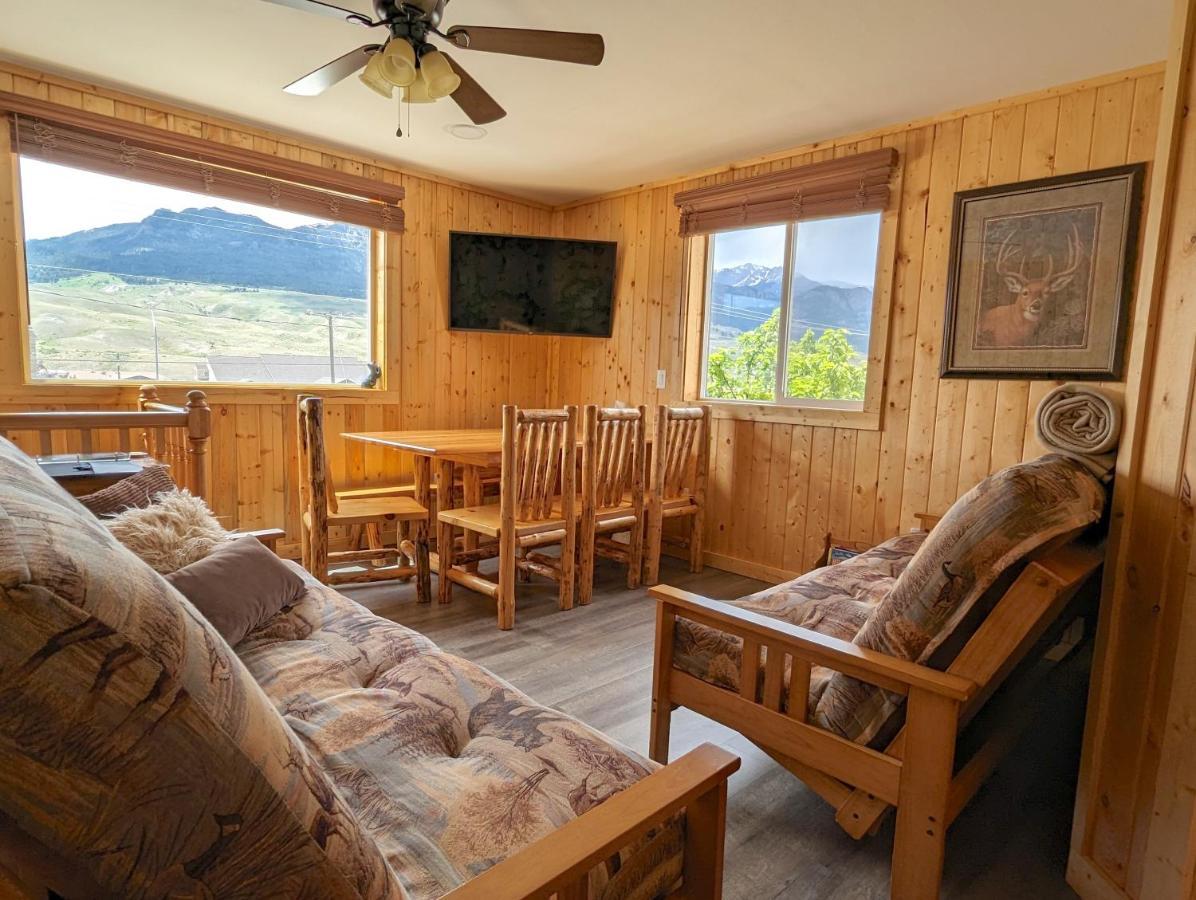 Yellowstone'S Treasure Cabins Гардінер Екстер'єр фото