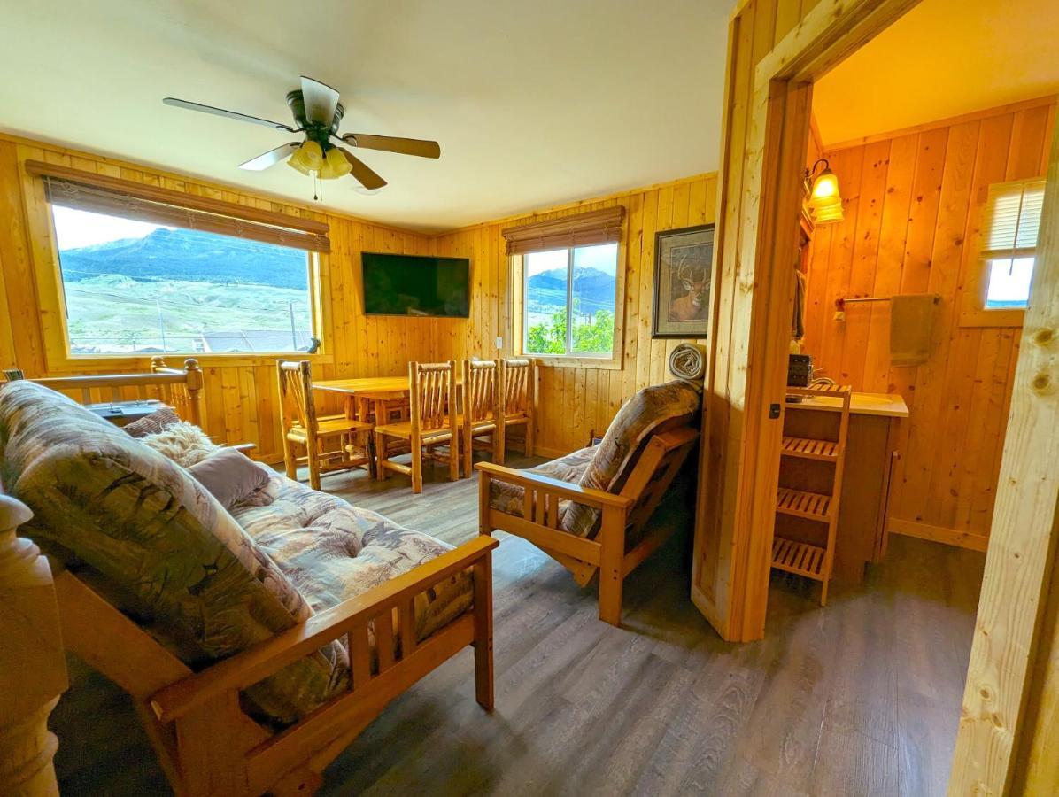 Yellowstone'S Treasure Cabins Гардінер Екстер'єр фото