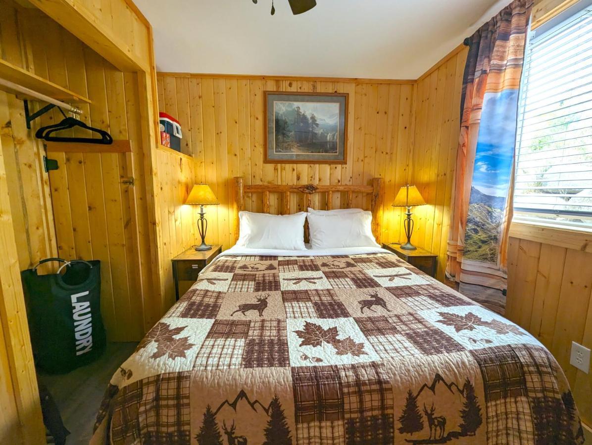 Yellowstone'S Treasure Cabins Гардінер Екстер'єр фото