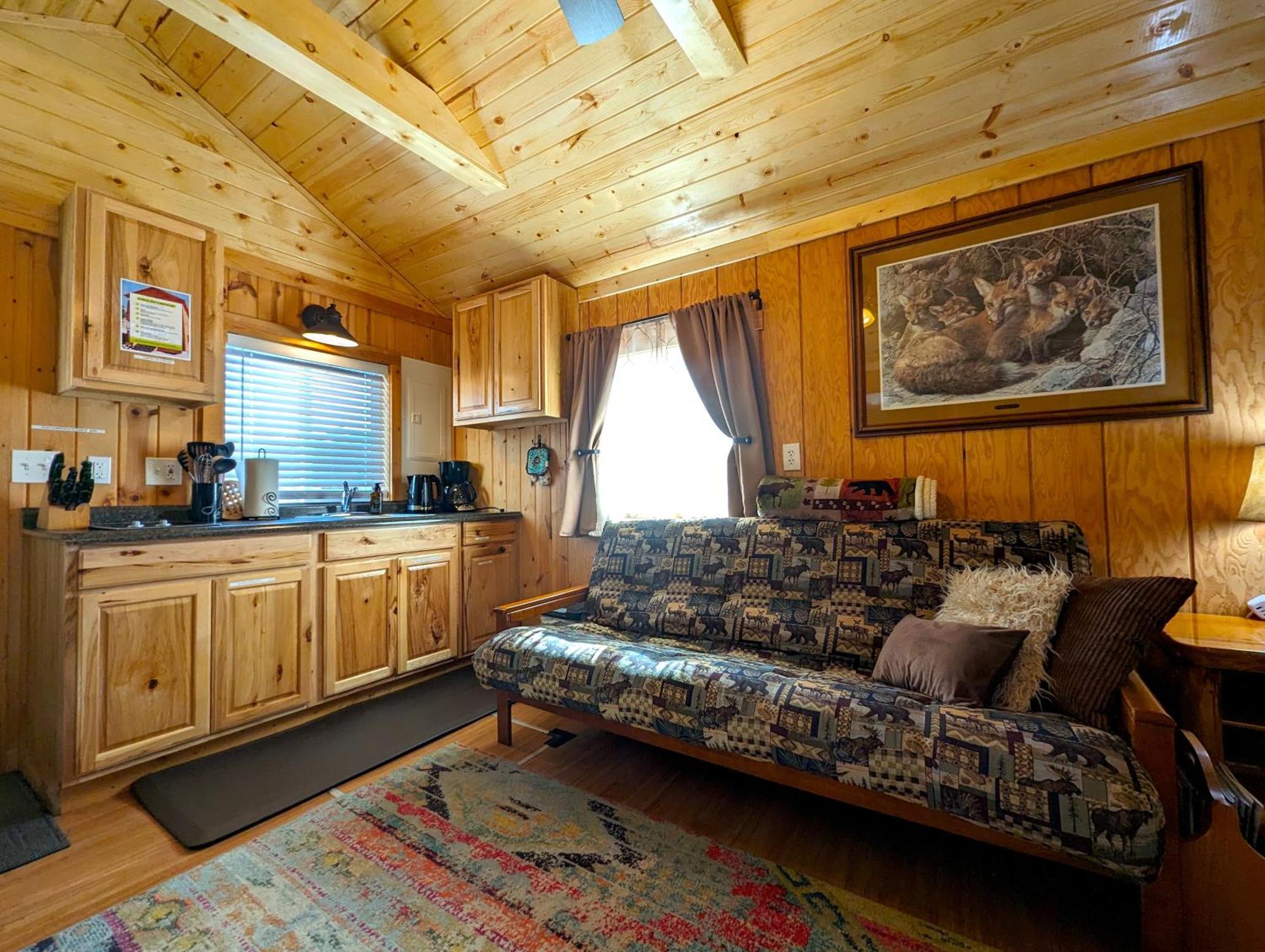 Yellowstone'S Treasure Cabins Гардінер Екстер'єр фото