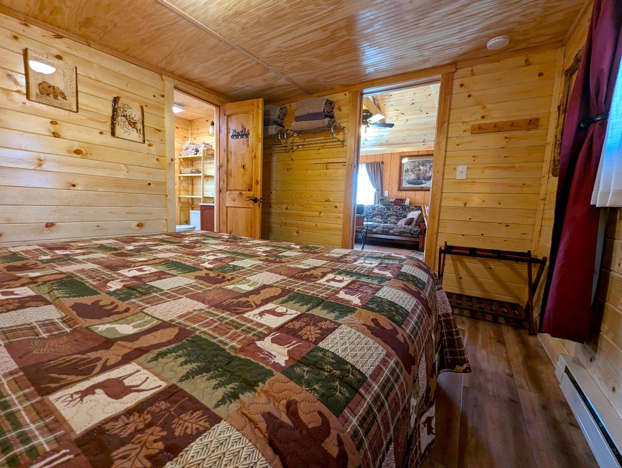 Yellowstone'S Treasure Cabins Гардінер Екстер'єр фото