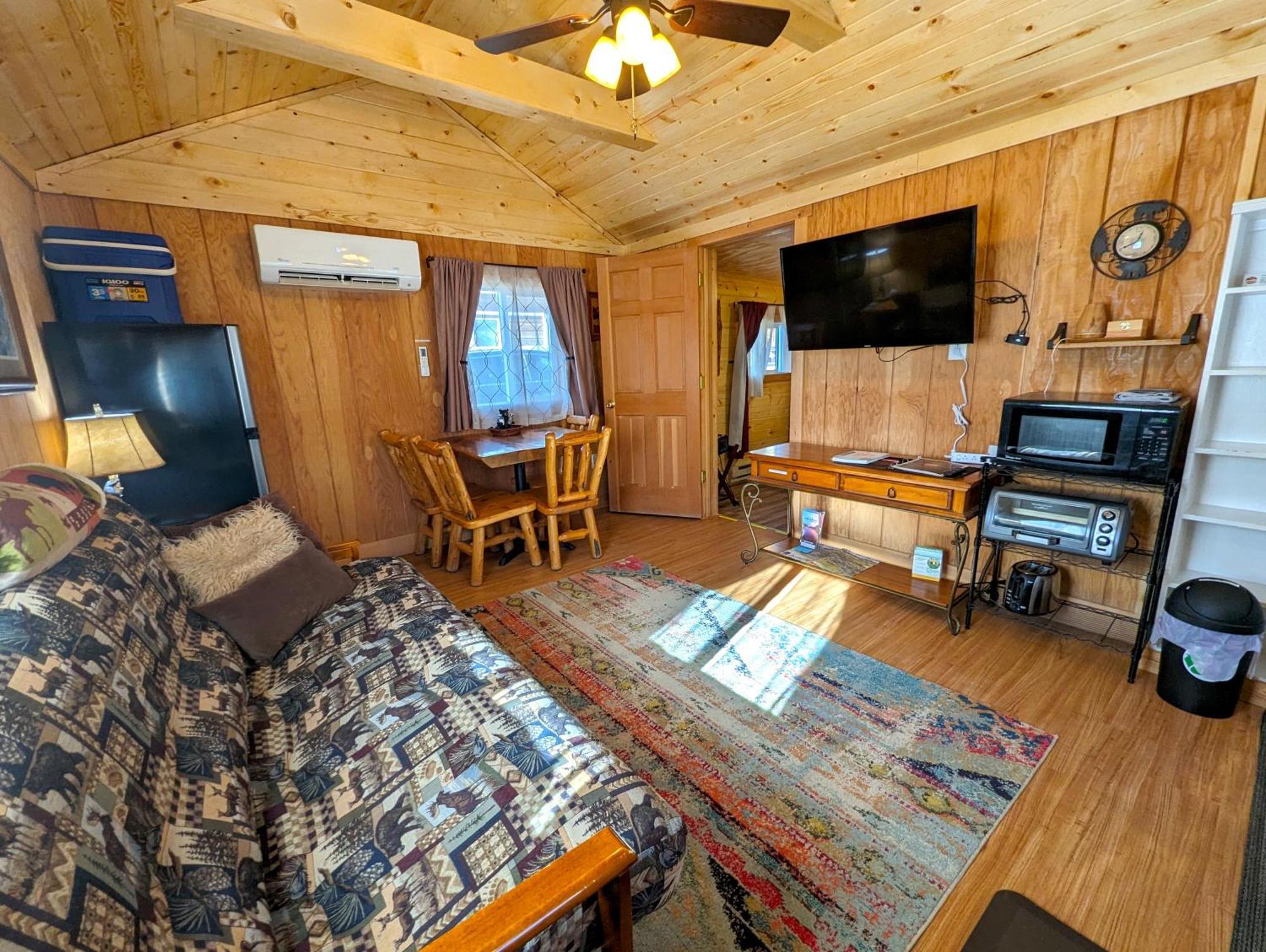 Yellowstone'S Treasure Cabins Гардінер Екстер'єр фото