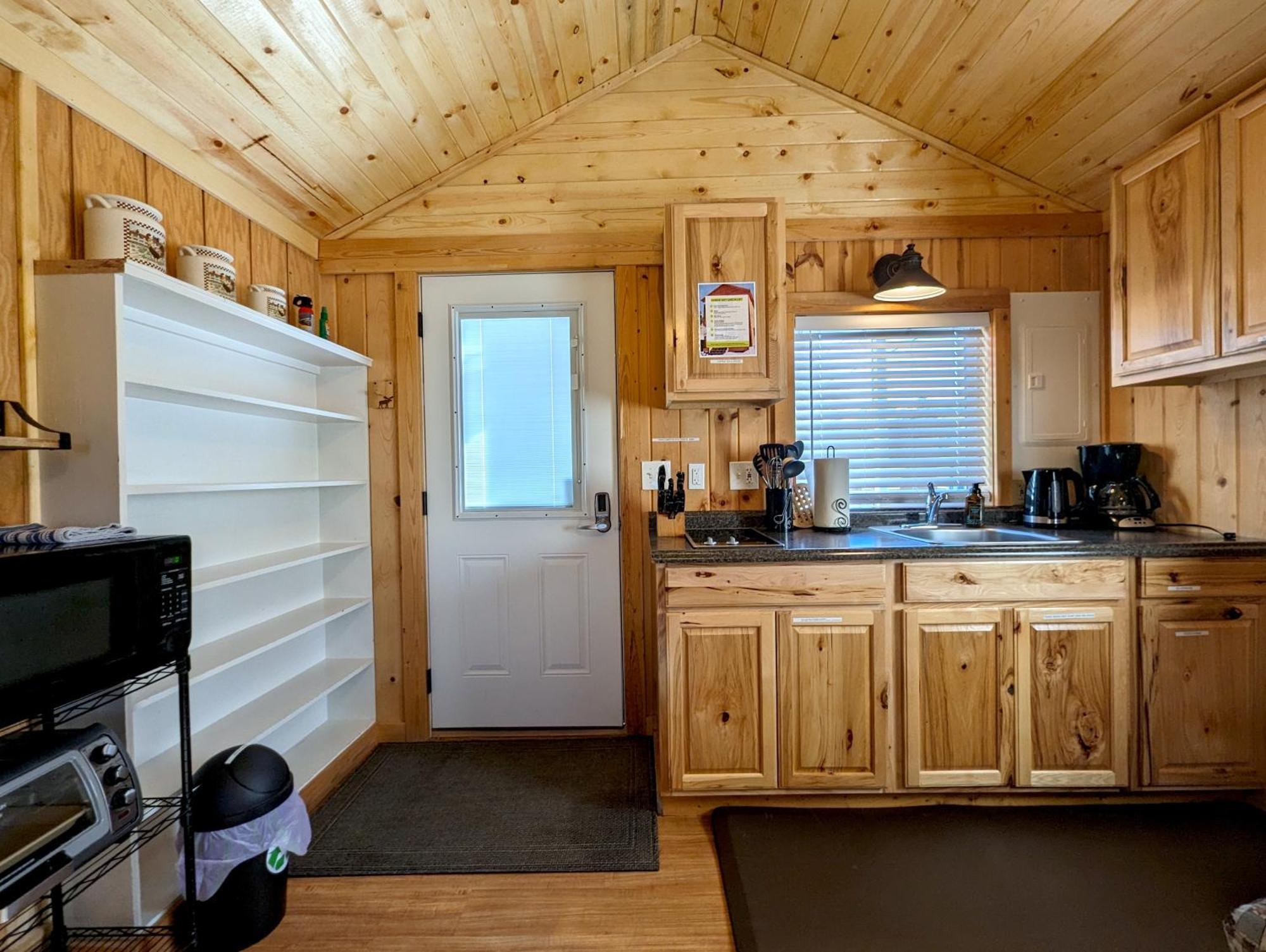 Yellowstone'S Treasure Cabins Гардінер Екстер'єр фото