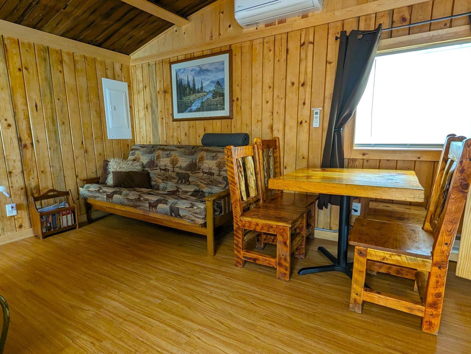 Yellowstone'S Treasure Cabins Гардінер Екстер'єр фото