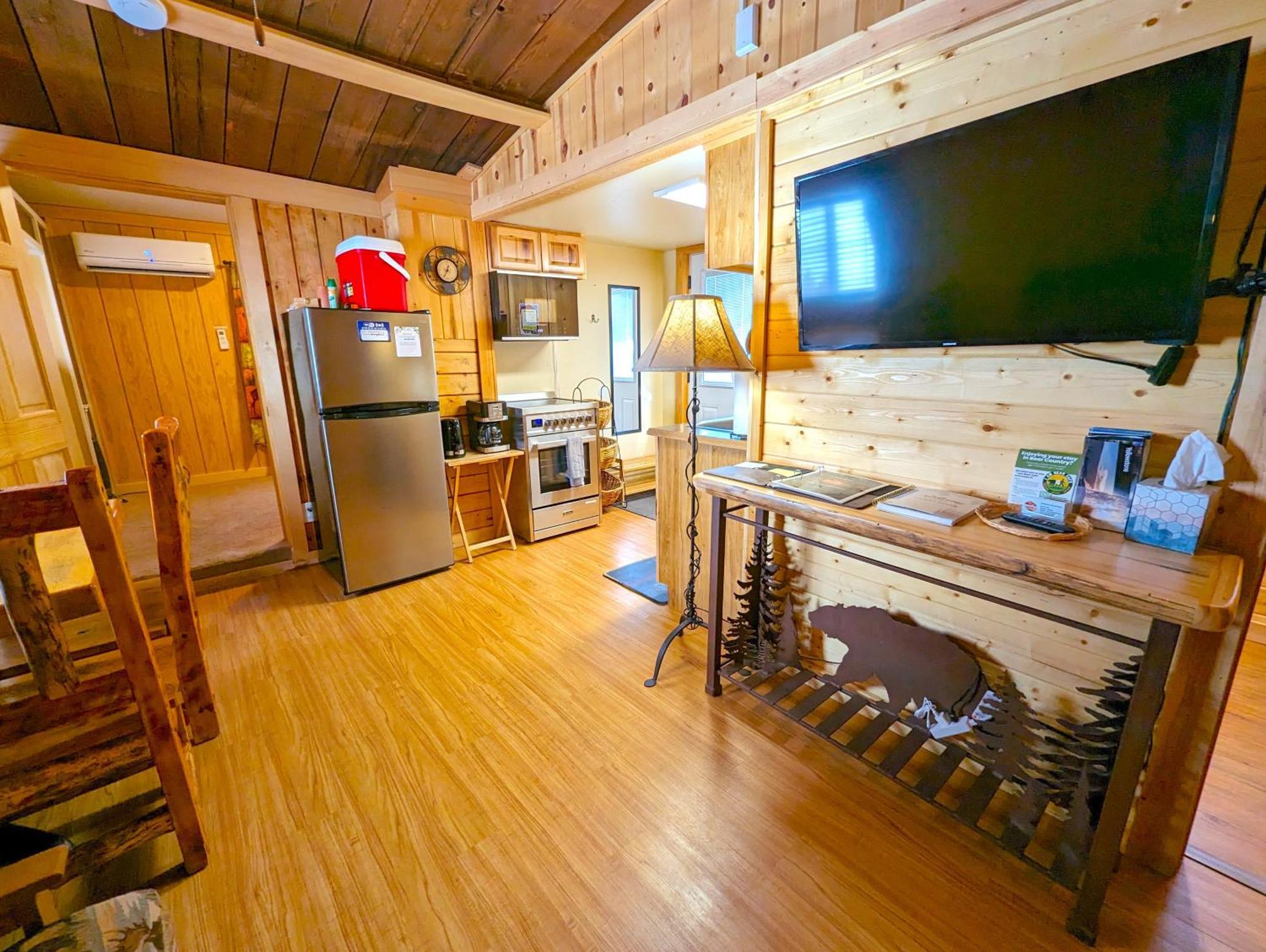 Yellowstone'S Treasure Cabins Гардінер Екстер'єр фото