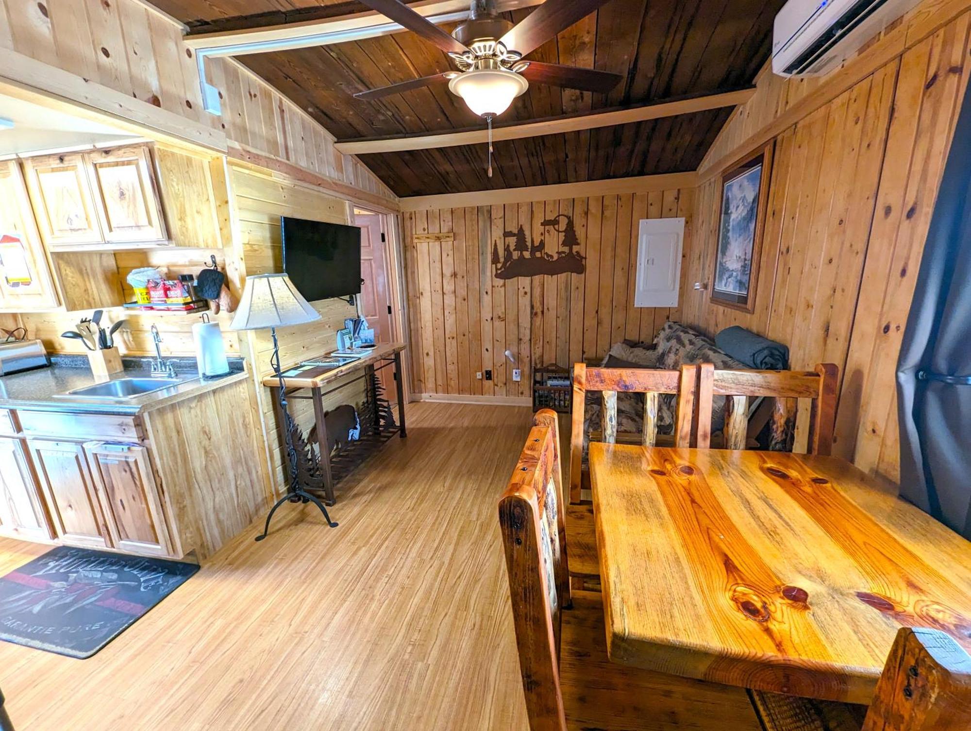 Yellowstone'S Treasure Cabins Гардінер Екстер'єр фото