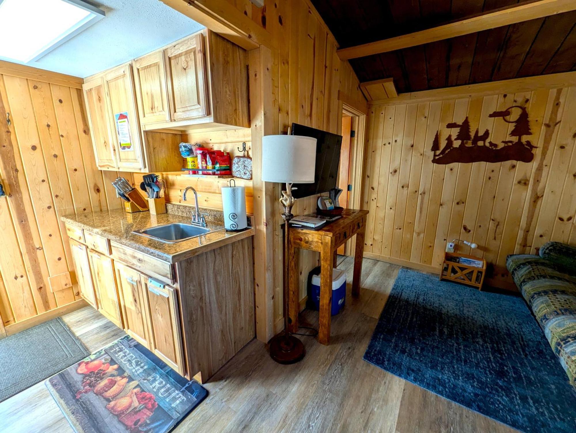 Yellowstone'S Treasure Cabins Гардінер Екстер'єр фото