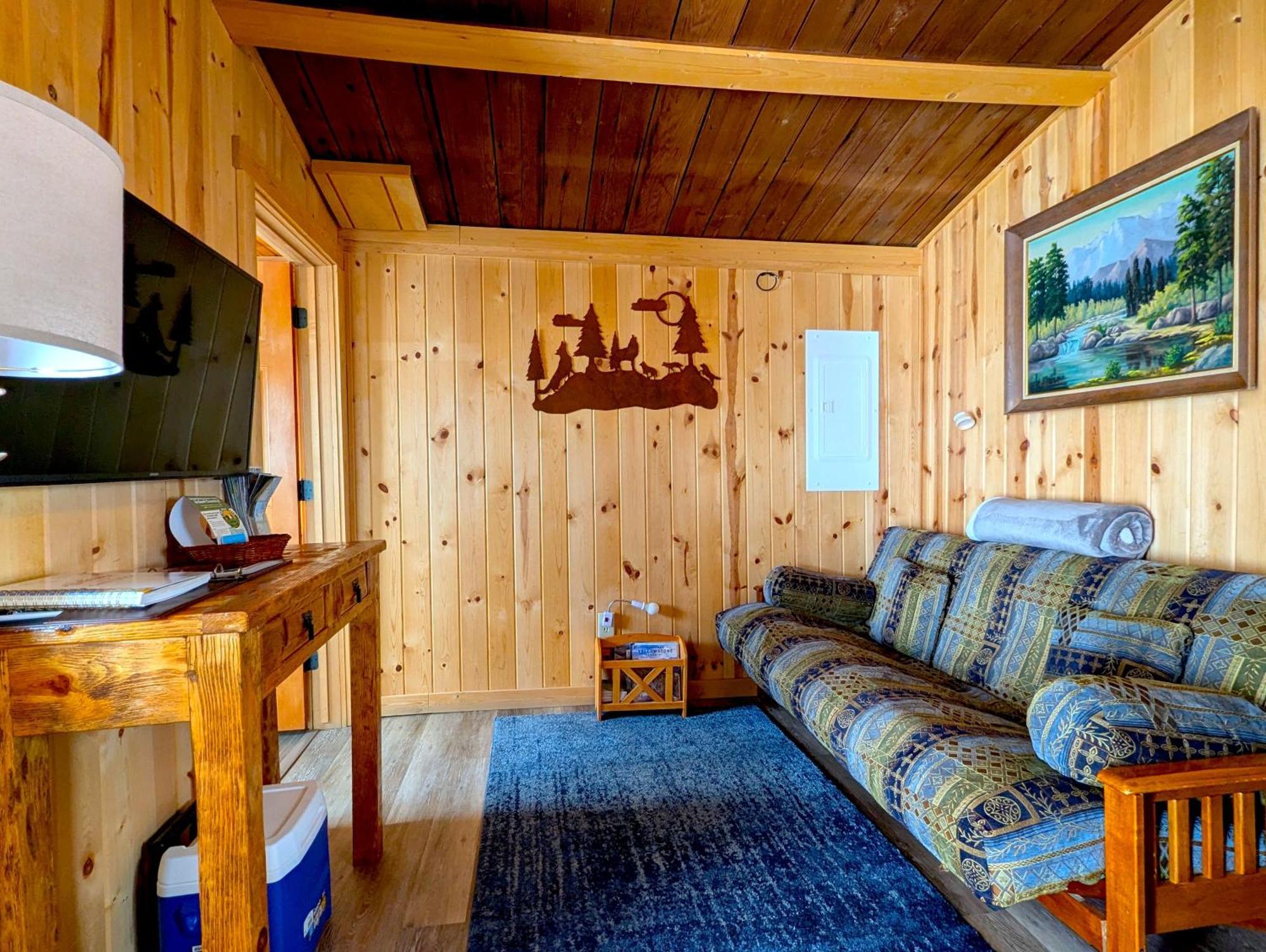 Yellowstone'S Treasure Cabins Гардінер Екстер'єр фото